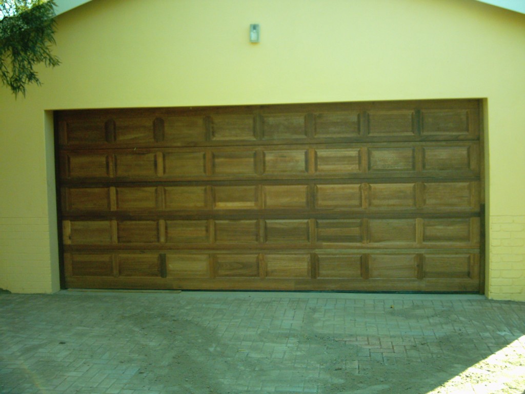 40 Panel Meranti Double Door
